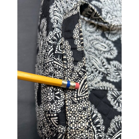 Vera Bradley Quilted Tote Bag With Black & White Paisley Pattern Zipper Closure - Picture 7 of 11